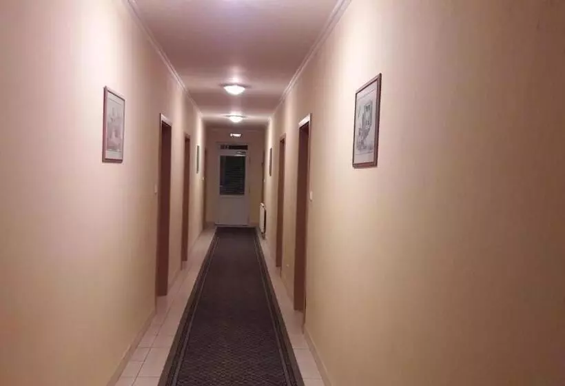 Majatalo Penzion Europa Diakovce