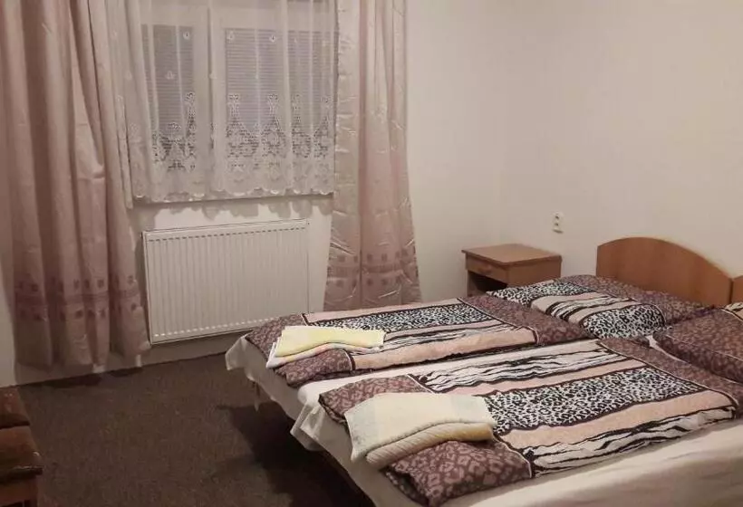 Majatalo Penzion Europa Diakovce