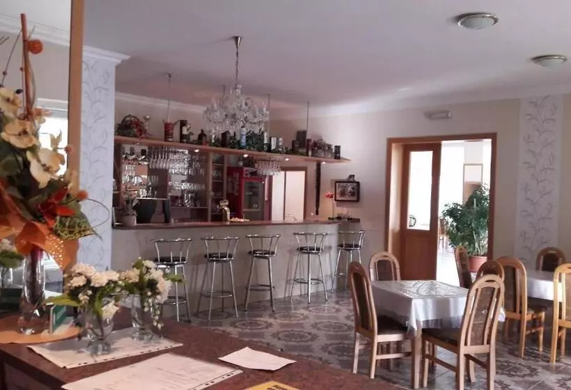 Majatalo Penzion Europa Diakovce