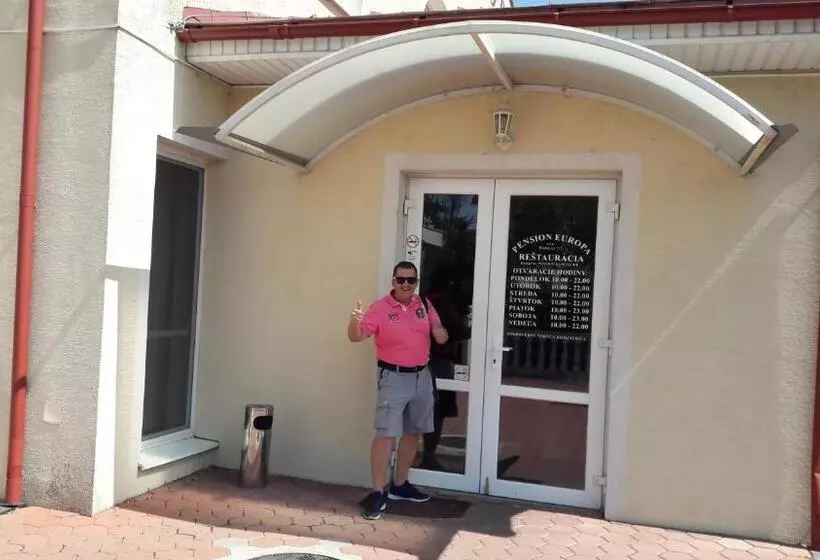 Majatalo Penzion Europa Diakovce