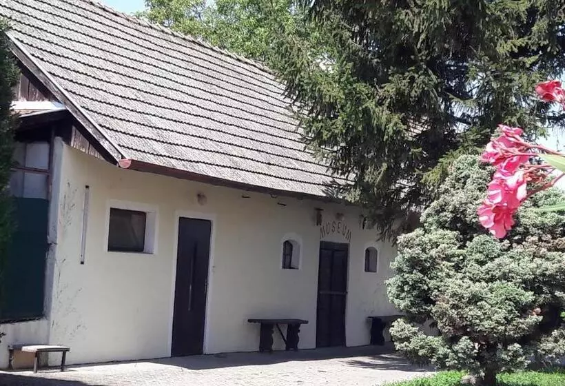 Majatalo Penzion Europa Diakovce