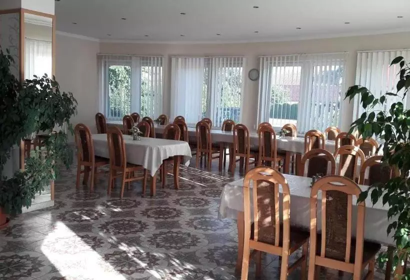 Majatalo Penzion Europa Diakovce