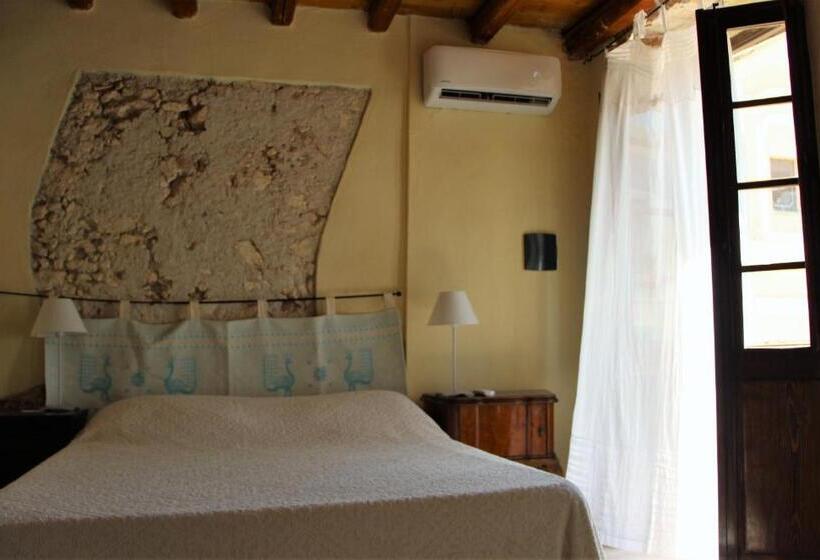 پانسیون Sant Efisio Host