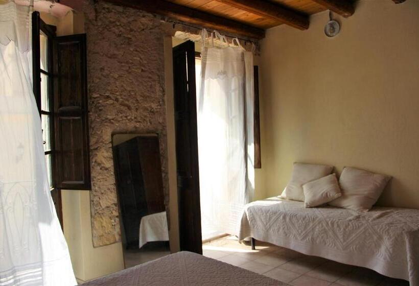 پانسیون Sant Efisio Host