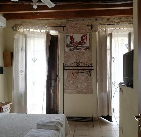 پانسیون Sant Efisio Host