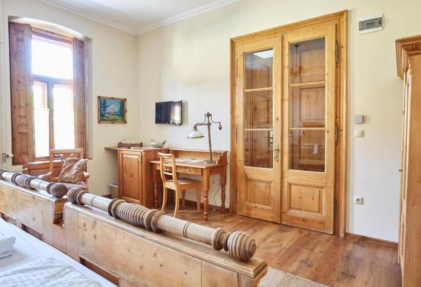 膳宿费 Sarok Vendégház