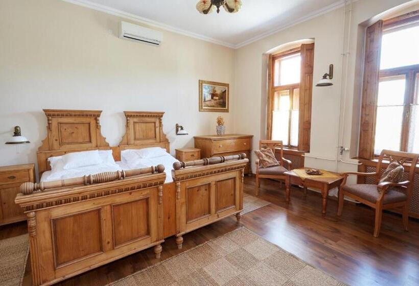 膳宿费 Sarok Vendégház