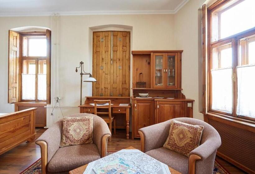 膳宿费 Sarok Vendégház