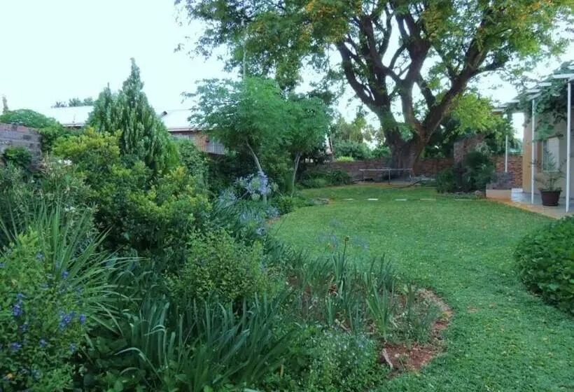 Majatalo The Big Tree Guest House