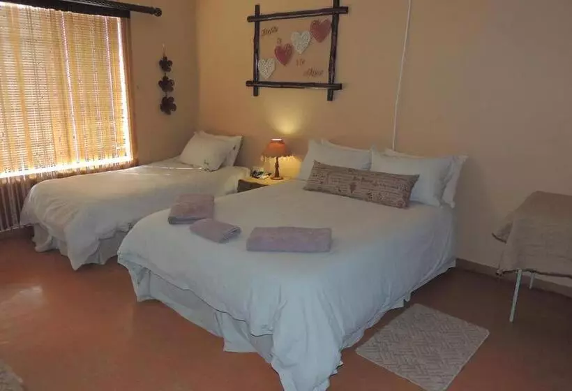 Majatalo The Big Tree Guest House