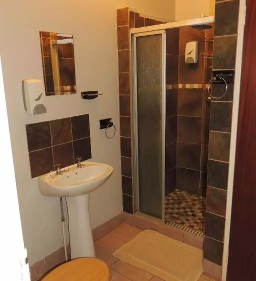 Majatalo The Big Tree Guest House