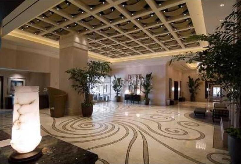 Stripviewsuites At Signature