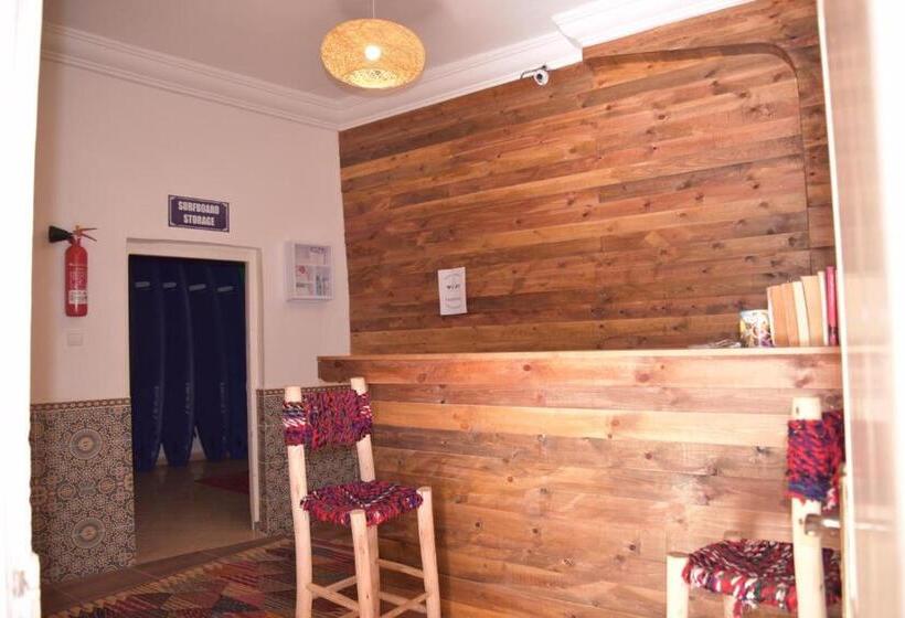 هاستل Dar Surf