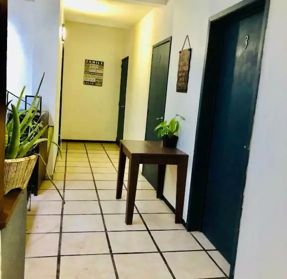 Retkeilymaja Posada  El Jardín