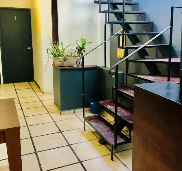 Retkeilymaja Posada  El Jardín