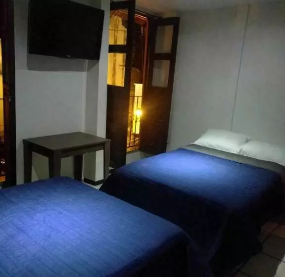 Retkeilymaja Posada  El Jardín