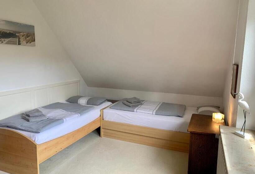 Ferienhaus Dhh Unsere Reetdachbude