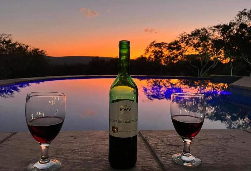 Hotel Tholo Private Game Lodge