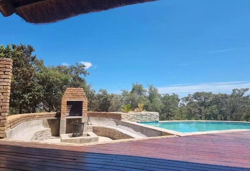 ホテル Tholo Private Game Lodge