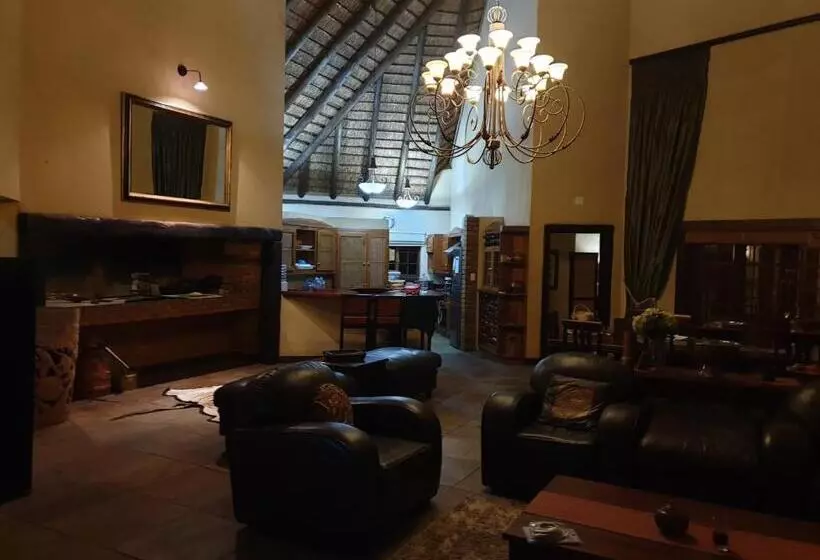 ホテル Tholo Private Game Lodge