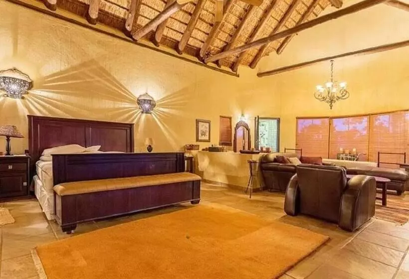 ホテル Tholo Private Game Lodge