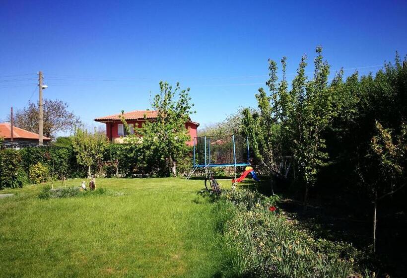 پانسیون Guest House Ezerets