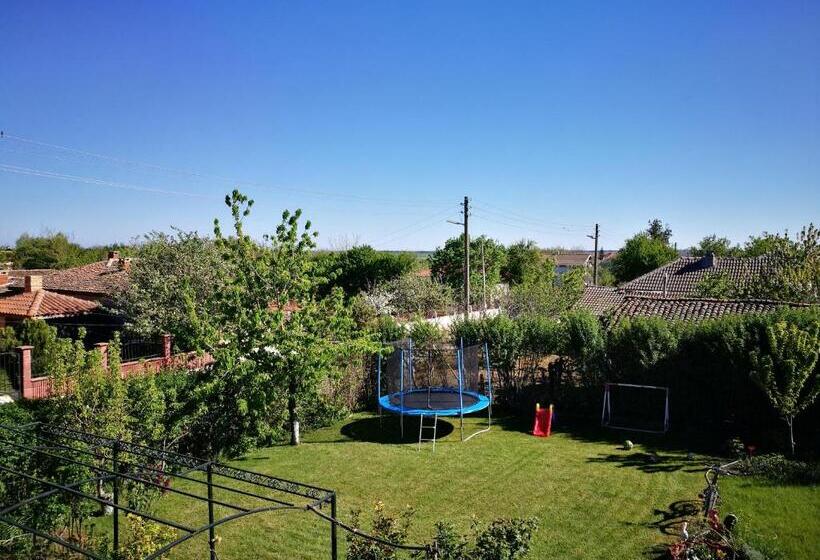 پانسیون Guest House Ezerets