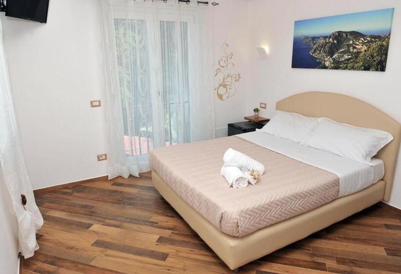 بنسيون Il Covo Degli Dei