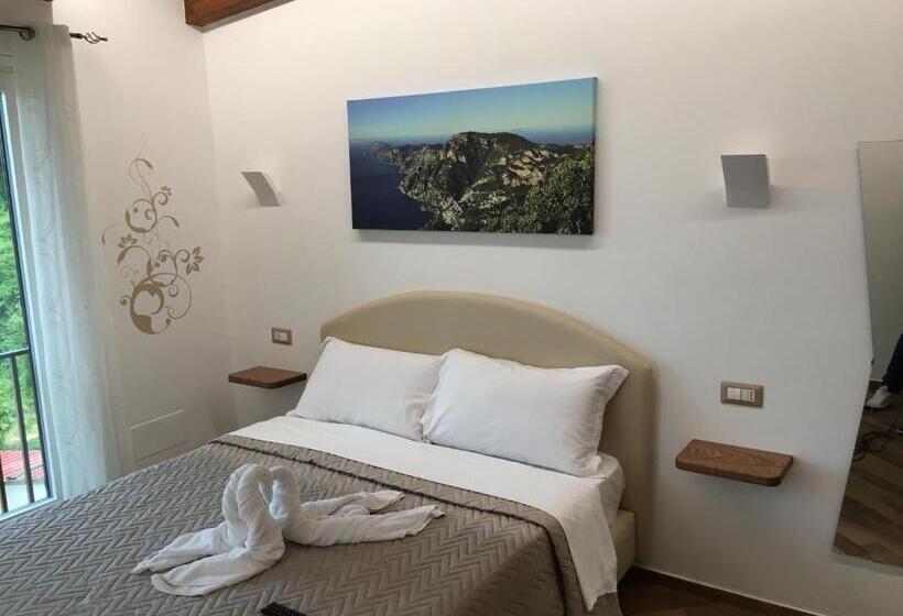 بنسيون Il Covo Degli Dei