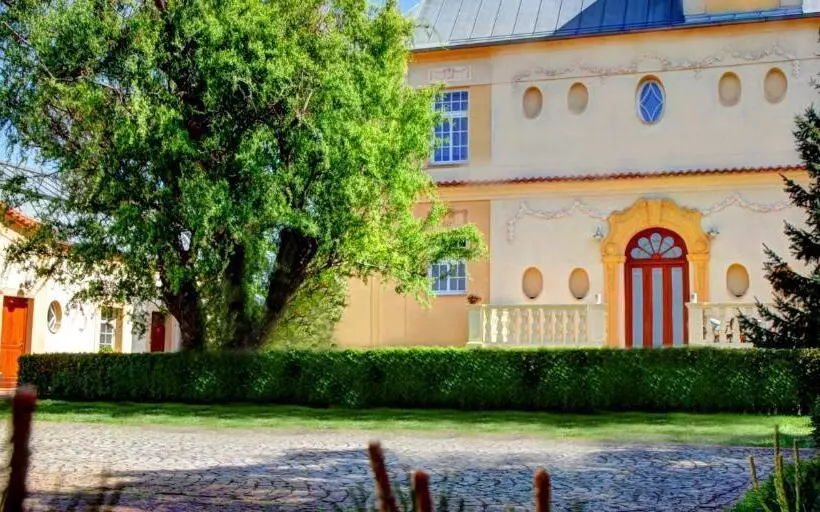 Majatalo Penzion Tillerova Vila