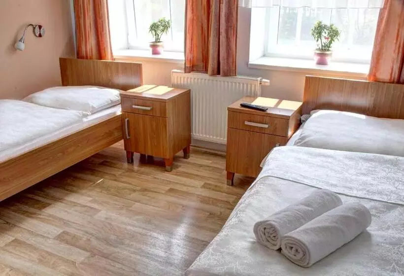 Majatalo Penzion Tillerova Vila