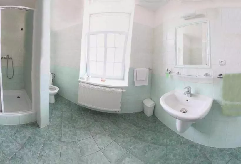 Majatalo Penzion Tillerova Vila