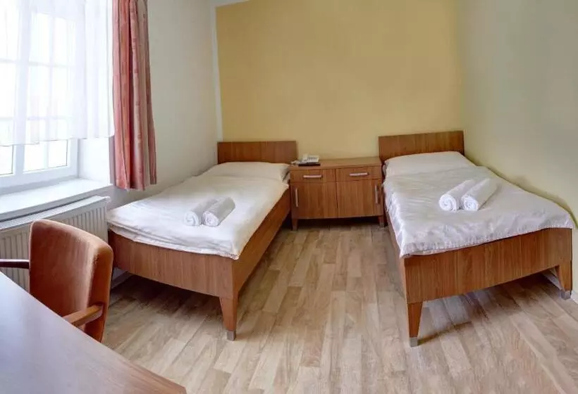 Majatalo Penzion Tillerova Vila