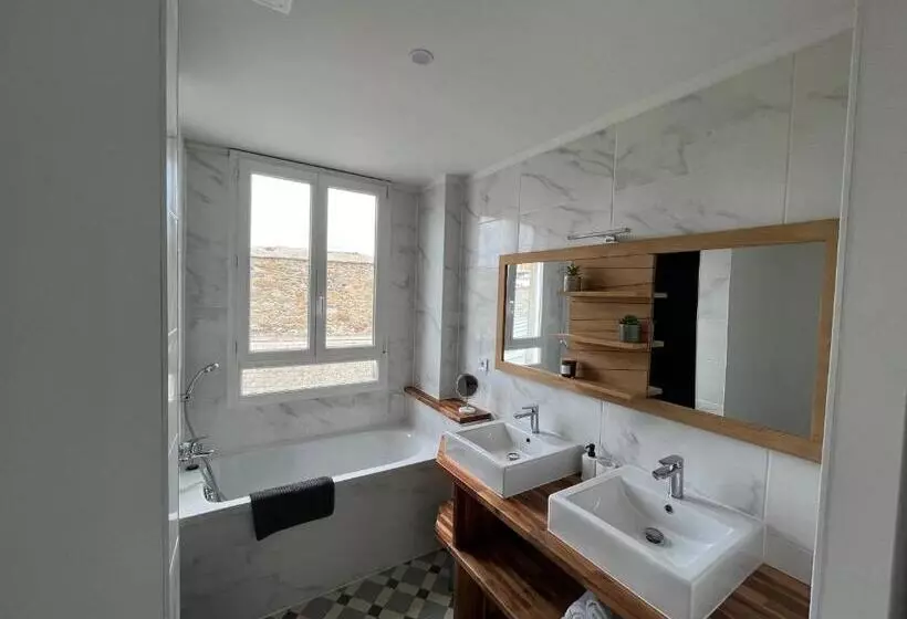 Coeur De Ville , 70m2 , 2 Chambres