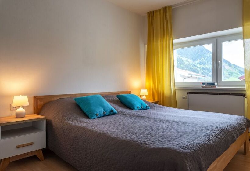 Sun Valley Apartments