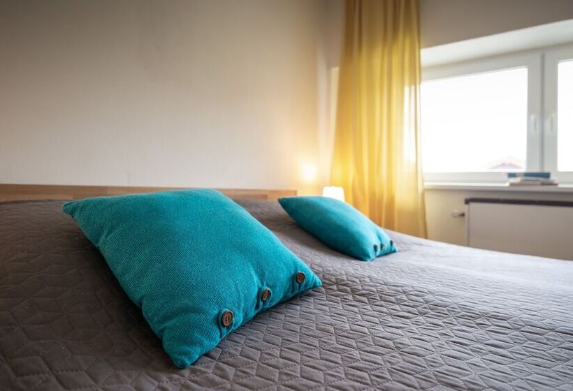 Sun Valley Apartments