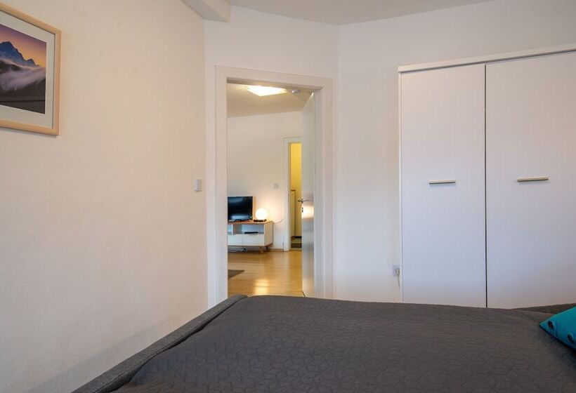 Sun Valley Apartments