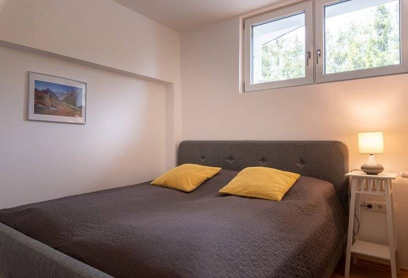 Sun Valley Apartments