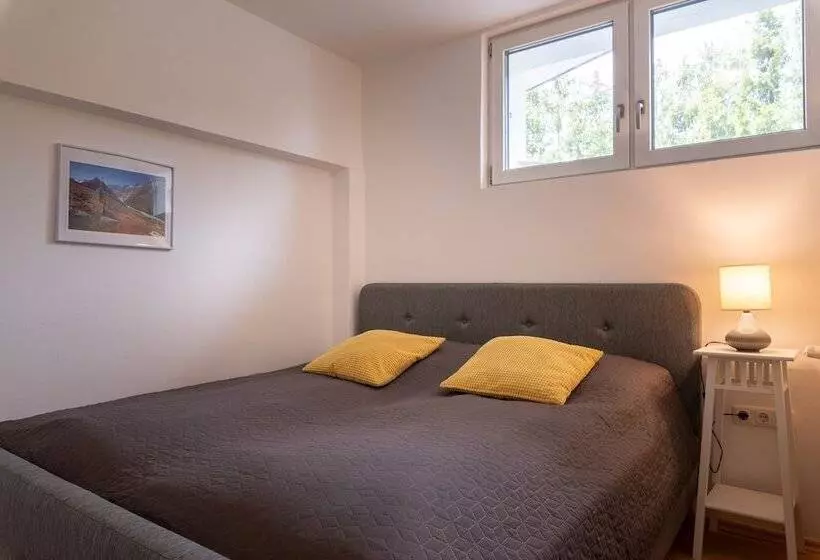 Sun Valley Apartments