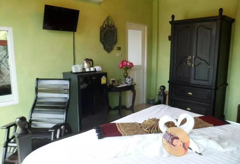 هتل Khaolak Boutique Hertitage
