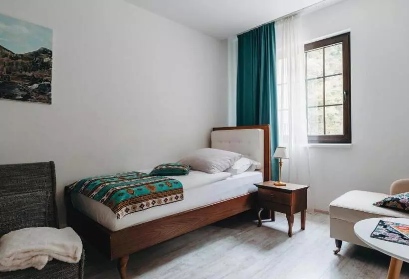 هتل Kostelski Buk