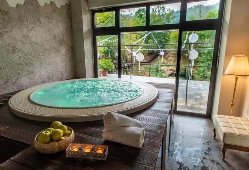 هتل Kostelski Buk