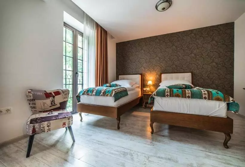 هتل Kostelski Buk