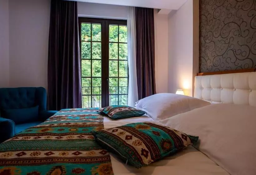 هتل Kostelski Buk