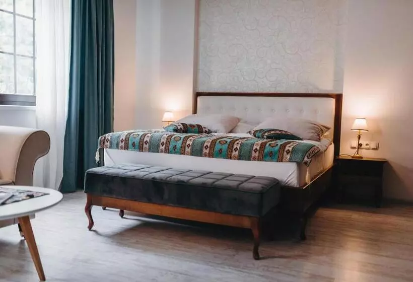 هتل Kostelski Buk