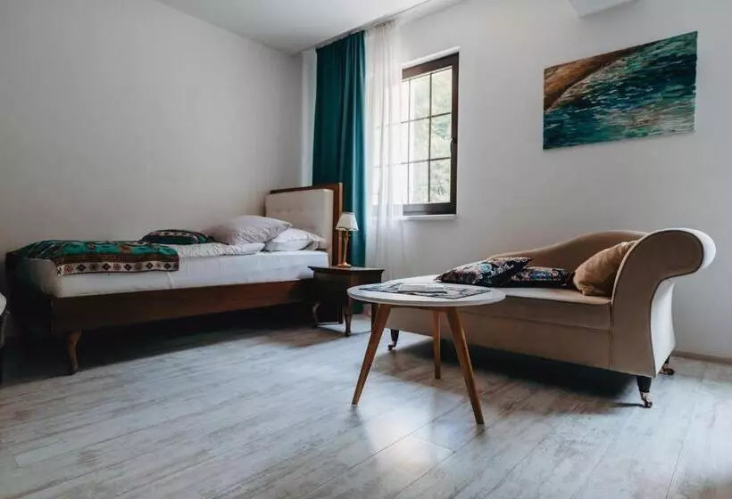 هتل Kostelski Buk