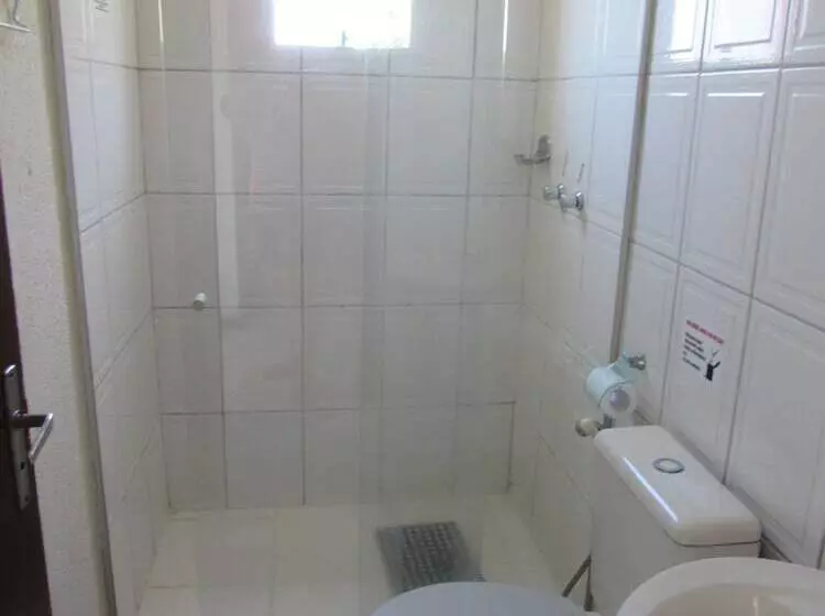 Otel Pousada Dos Golfinhos