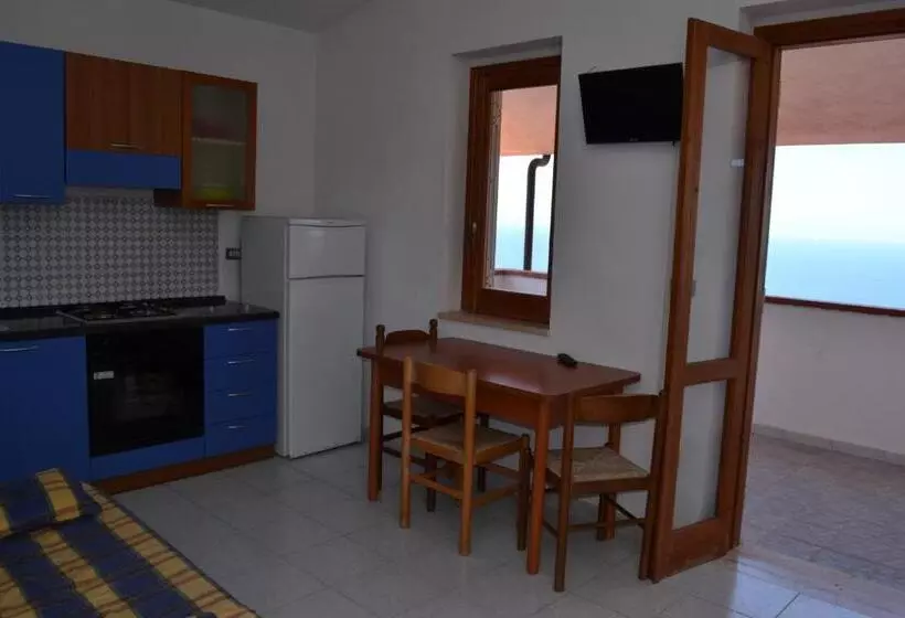 Отель Villaggio Calispera