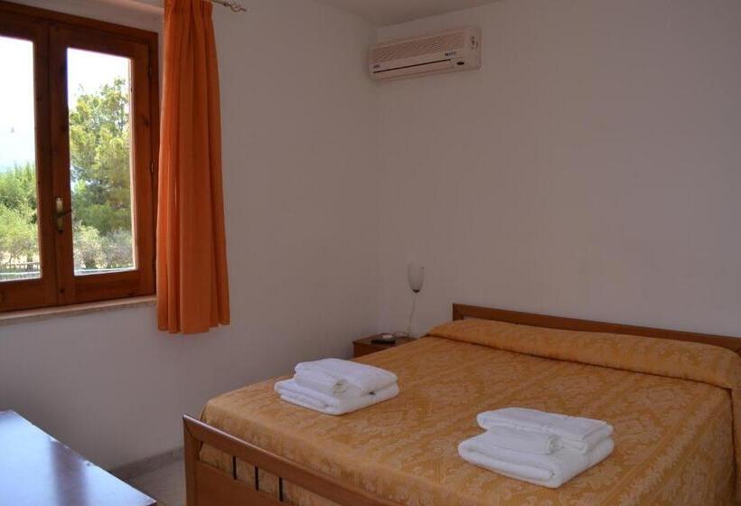 בית מלון כפרי Villaggio Calispera