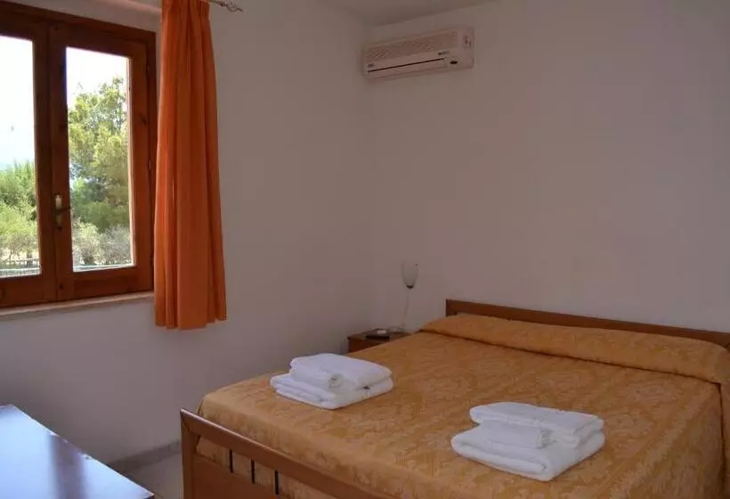 Отель Villaggio Calispera